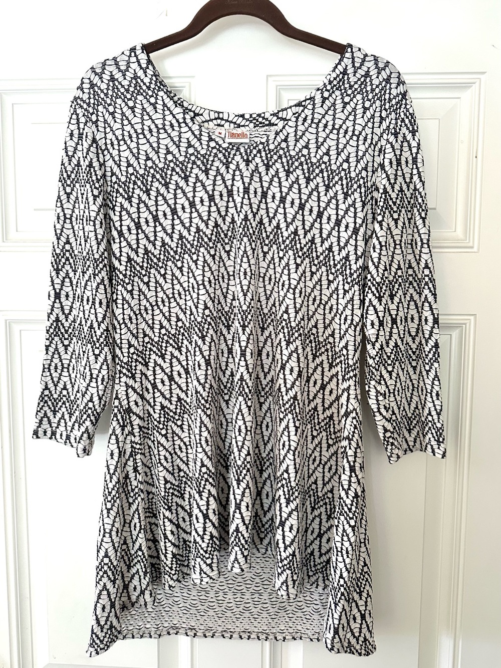 Tianello Black White Abstract Knit Tunic Top 3/4 Sleeve Sharkbite M⁠